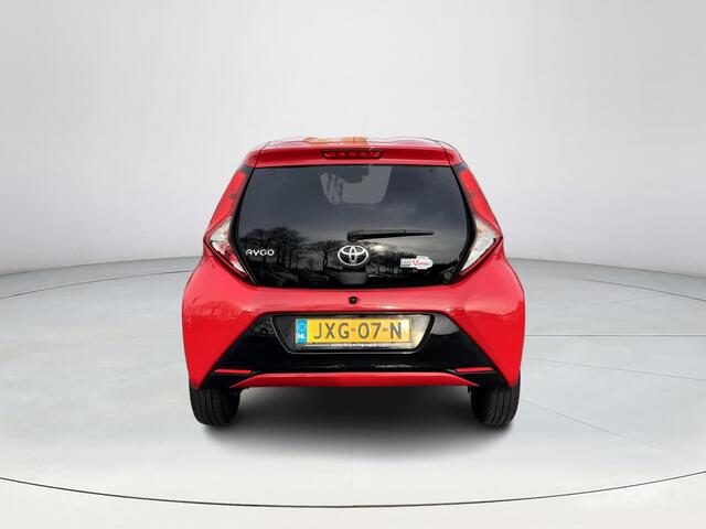 Toyota AYGO 1.0 VVT-i x-play | X-shift automaat | Carplay | Airco | Licht metalen velgen |