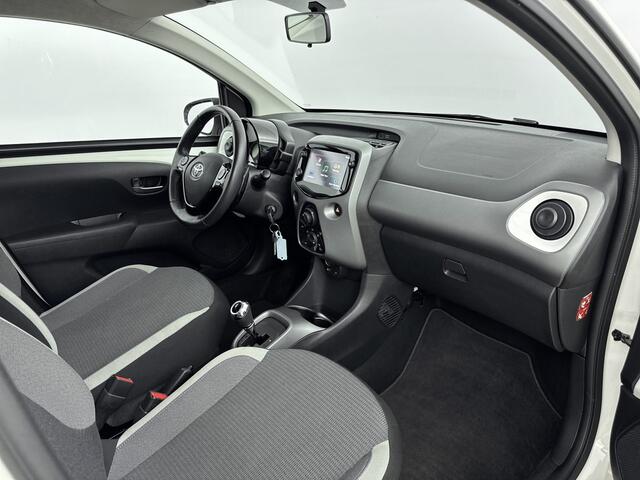 Toyota AYGO 1.0 VVT-i x-joy | Automaat | LM Velgen | Carplay |