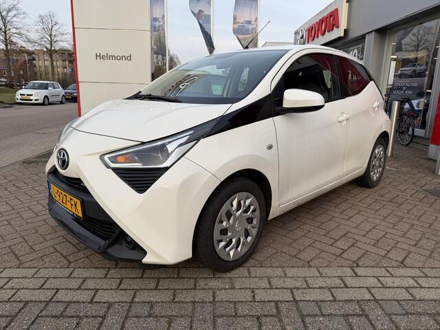 Toyota AYGO 1.0 VVT-i x-play | 1e eigenaar | Lage KM stand