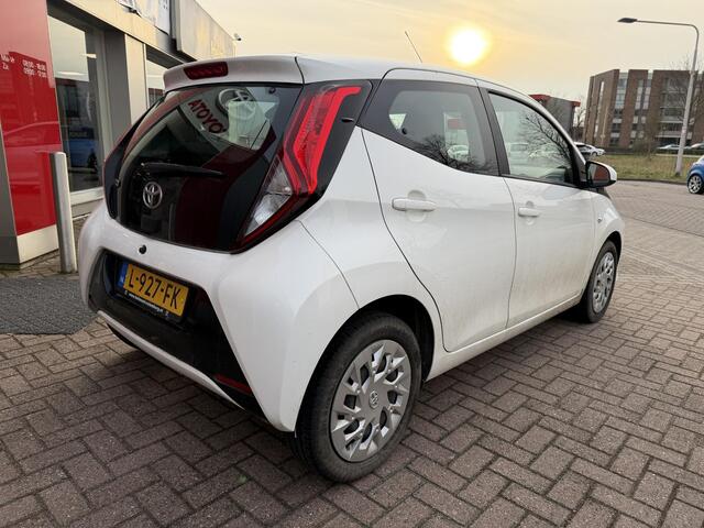 Toyota AYGO 1.0 VVT-i x-play | 1e eigenaar | Lage KM stand