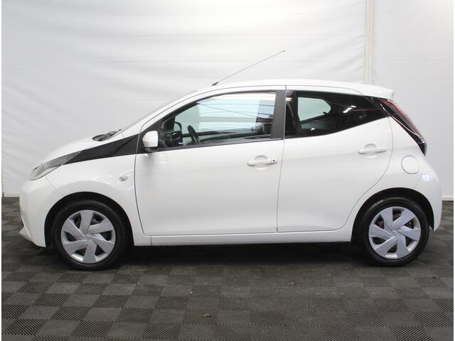 Toyota AYGO 1.0 VVT-i x-play NAVI | AIRCO | CAMERA | ELRM | CV | LED | ISOFIX