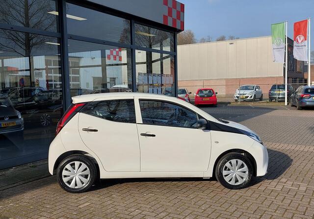 Toyota AYGO 1.0 VVT-i x-fun