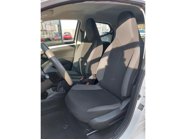 Toyota AYGO 1.0 VVT-i x-fun