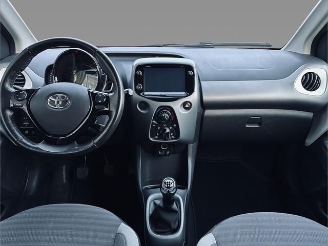 Toyota AYGO CABRIO / CRUISE CONTR / AIRCO / NAVI / CAMERA ...