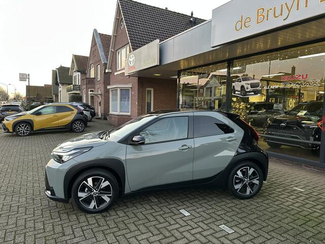 Toyota AYGO X Hybrid 115 pulse Automaat + Easy Pack parkeersensoren voor en achter / smartkey / Apple Carplay / Android Auto / parkeercamera / Toyota 10 jaar garantie / Toyota Pechulppas / rijklaarprijs