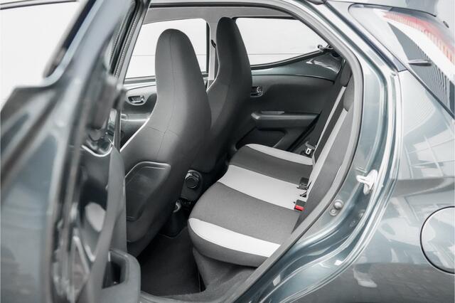 Toyota AYGO 1.0 VVT-i x-play Airco Elek Ramen Lichtmetaal