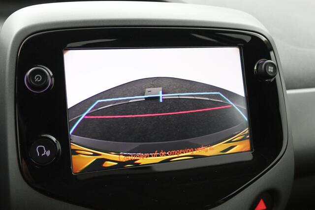 Toyota AYGO 1.0 VVT-i x-play | Airco | Parkeercamera | Apple carplay - Android auto |