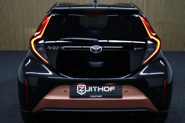 Toyota AYGO X Hybrid 115 pulse Easy Pack | Nieuw uit voorraad leverbaar! | Adaptive-cruise | Camera | Clima | Maps Navigatie | Parkeersensoren | Apple Carplay & Android Auto | Keyless | Stoelverwarming