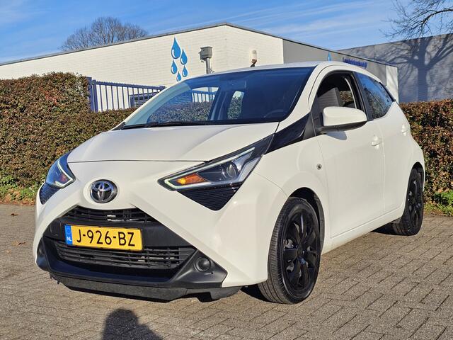 Toyota AYGO 1.0 VVT-i x-play, Camera! Carplay! Nwe APK! Zondag OPEN!