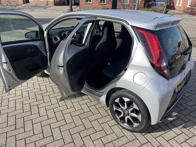 Toyota AYGO 1.0 VVT-i x-play AUTOMAAT
