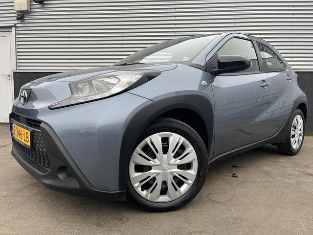 Toyota AYGO X 1.0 VVT-i MT Play Navigatie Apple CarPlay/Android Auto, achteruitrij camera, adaptieve cruise control, NL-auto!