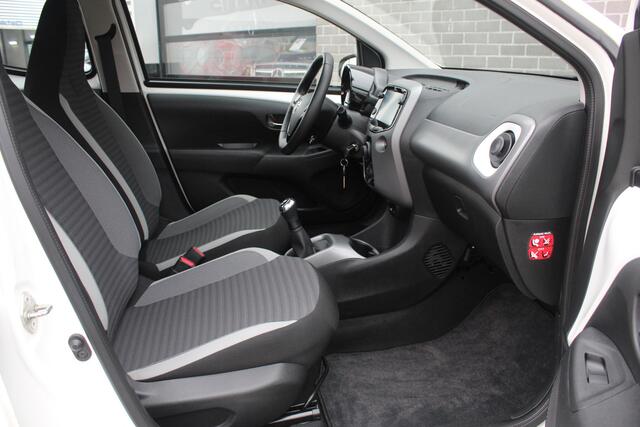 Toyota AYGO 1.0 VVT-i x-joy / Carplay / Camera / 15"LMV