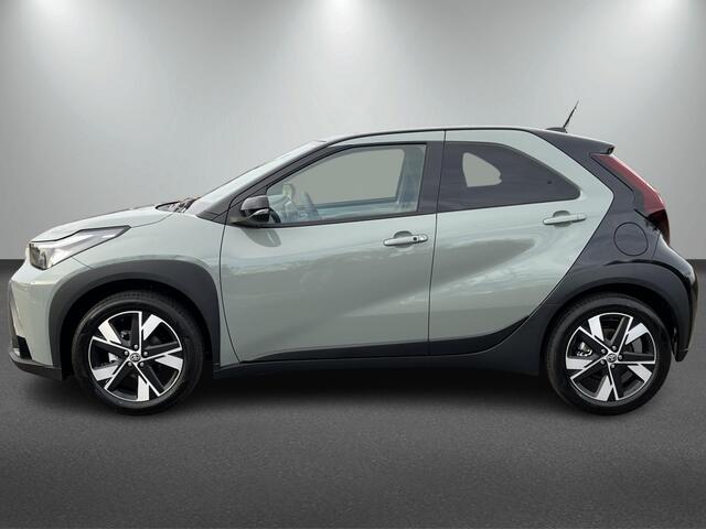 Toyota AYGO X Hybrid 115 Black Edition | Stoelverwarming | Park. Sensoren | AC