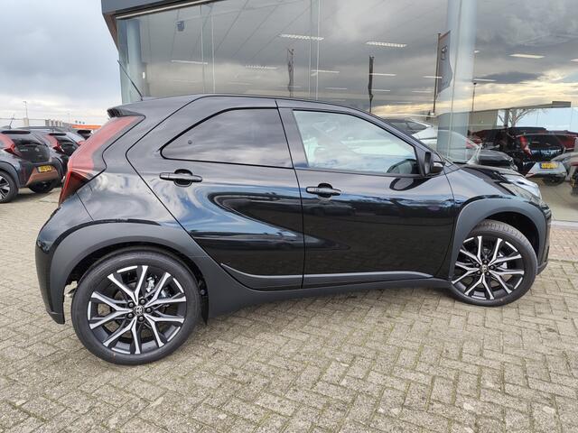 Toyota AYGO X 1.5 Hybrid GR Sport | JBL | Sensoren v/a | Stoelverwarming