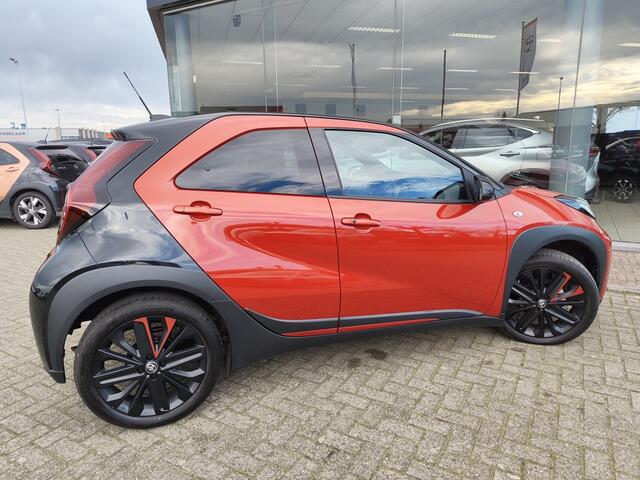 Toyota AYGO X 1.0 VVT-i S-CVT Premium | Sensoren v/a | JBL | Navi | Adaptive C