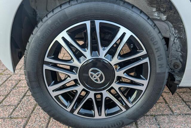 Toyota AYGO 1.0 VVT-i x-clusiv Achteruitrijcamera, Apple Carplay & Android Auto