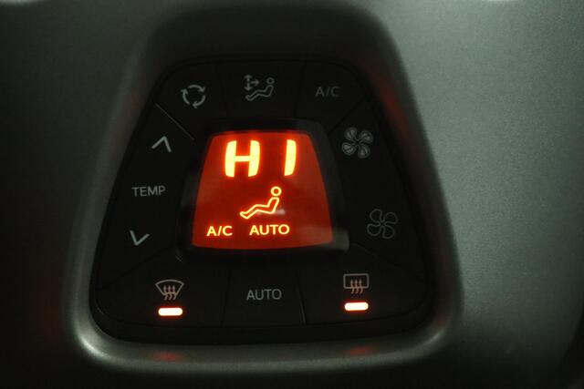 Toyota AYGO 1.0 VVT-i x-joy cabrio | Climate Control | Camera | Groot Scherm | Lichtmetalen Velgen | Red Pack |