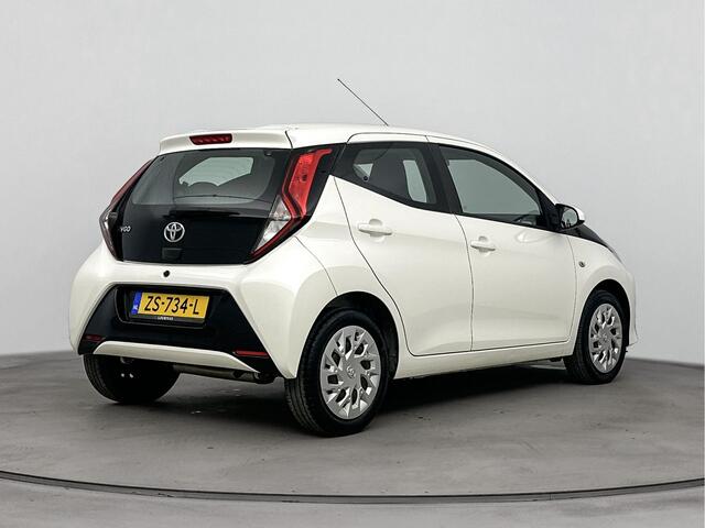 Toyota AYGO 1.0 VVT-i x-play limited 13-02 aangemeld Leseman