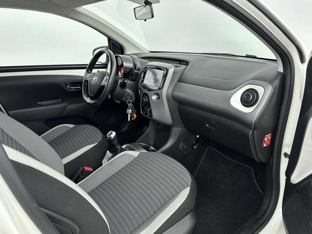 Toyota AYGO 1.0 VVT-i x-play limited 13-02 aangemeld Leseman
