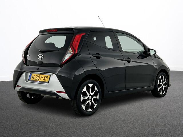 Toyota AYGO 1.0 VVT-i x-joy Automaat | Climate Control | Apple Carplay/Android Auto | Navigatie | Camera achter | Cruise Control | 15"LM Velgen