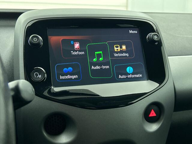 Toyota AYGO 1.0 VVT-i x-joy Automaat | Climate Control | Apple Carplay/Android Auto | Navigatie | Camera achter | Cruise Control | 15"LM Velgen