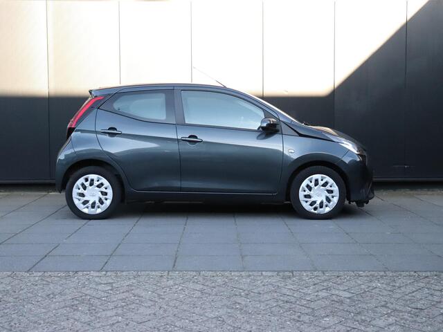 Toyota AYGO 1.0 VVT-i x-play | CAMERA | ELEK. SPIEGELS | BLEUTOOTH | CRUISE | AIRCO |