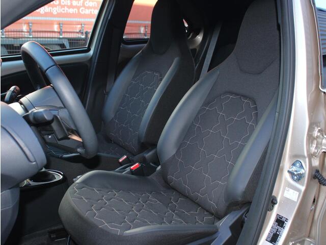 Toyota AYGO X 1.0 VVT-i Envy S-CVT Automaat Leder/Stof Bekleding, Cruise en Climate Control, Carplay/Android Auto