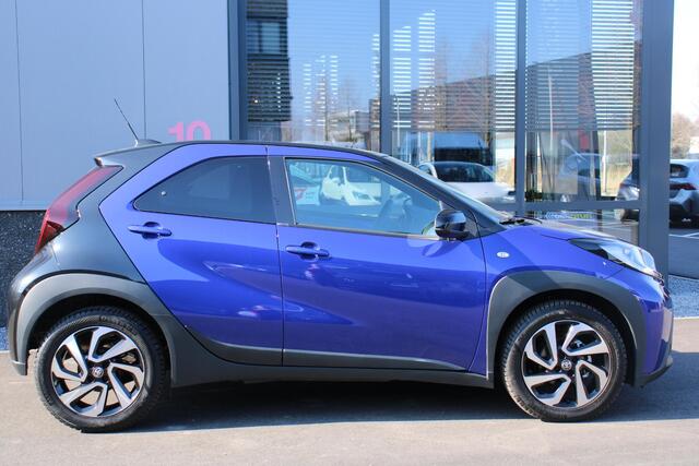 Toyota AYGO X 1.0 VVT-i MT Business