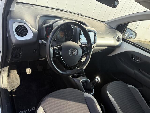 Toyota AYGO 1.0 VVT-i X-Joy NL Auto Dealer Onderhouden Carplay Climate Control LMV BTW Auto