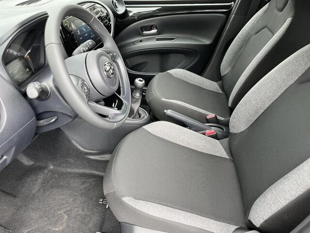 Toyota AYGO X 1.0 VVT-i MT Play | Airconditioning | Carplay | Parkeercamera | Adaptive cruise control |