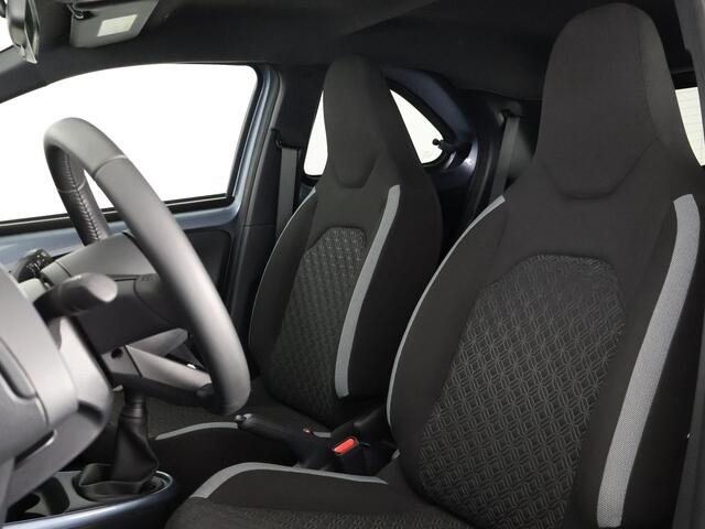 Toyota AYGO X 1.0 VVT-i PULSE PACK BI-TONE GARANTIE 3-2035! CARPLAY NAVI.STOELVERWARMING. ADAPTIVE CRUISE CONTROLL