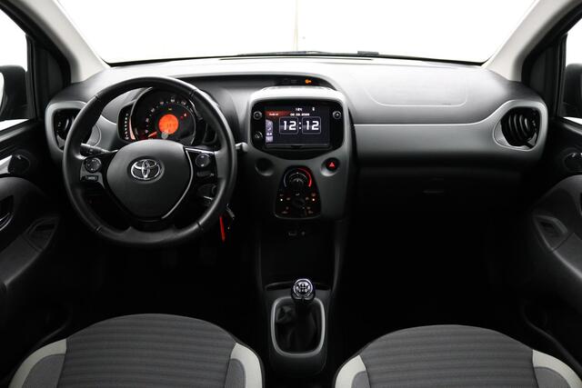 Toyota AYGO 1.0 VVT-i x-play limited | Airco | Parkeercamera | Apple car play - Android auto |