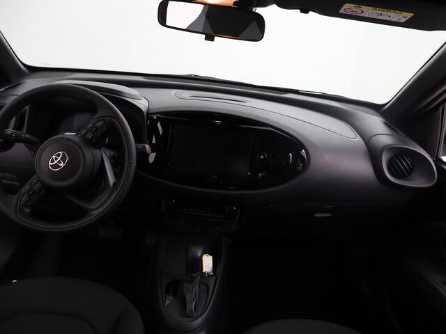 Toyota AYGO X Hybrid 115 play