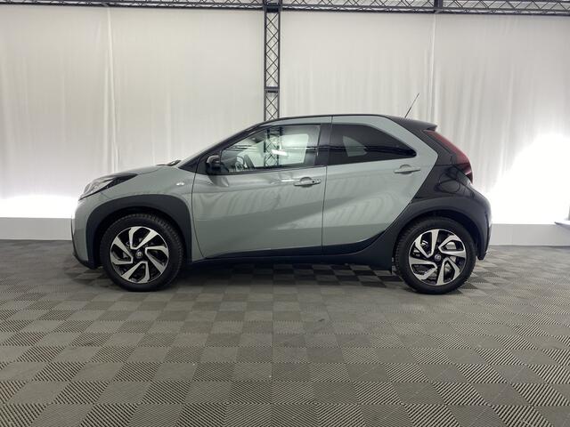 Toyota AYGO X 1.0 VVT-i S-CVT Pulse Automaat | Apple Carplay | Stoelverwarming | Cruise | Parkeersensoren voor en achter | Camera