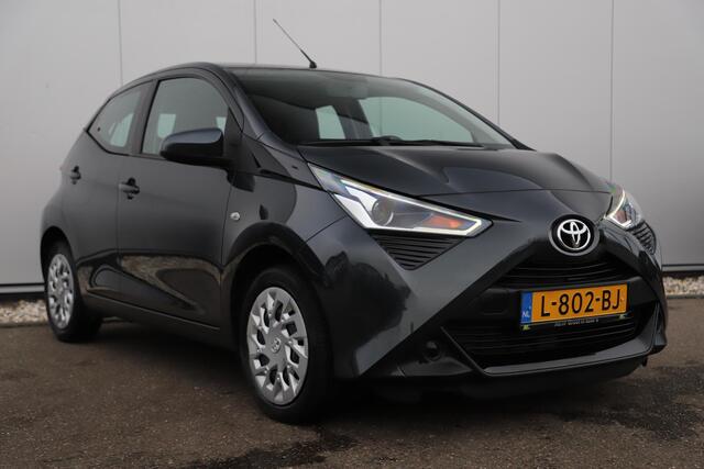Toyota AYGO 1.0 VVT-i x-play Automaat Carplay Android/Navigatie Achteruitrijcamera Airco LED