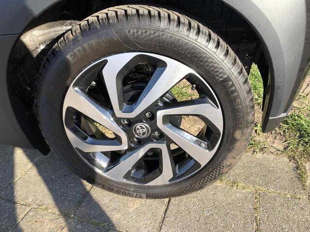 Toyota AYGO X 1.0 VVT-i S-CVT Pulse AUTOMAAT|AIRCO|APPLE/ANDROID|CAMERA|STOELVERWARMING|17"
