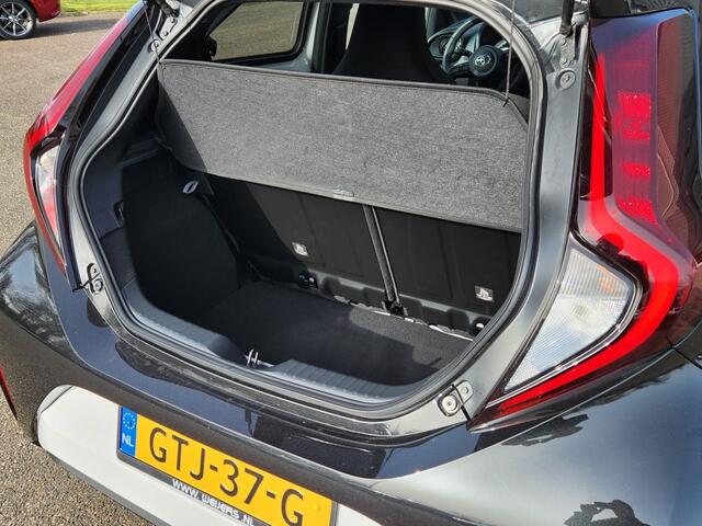 Toyota AYGO 1.0 VVT-I MT Pulse, Climate, Adapt. Cruise, Android/Apple, Bi-Tone