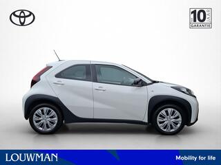 toyota-aygo-x-1.0-vvt-i-s-cvt-play-