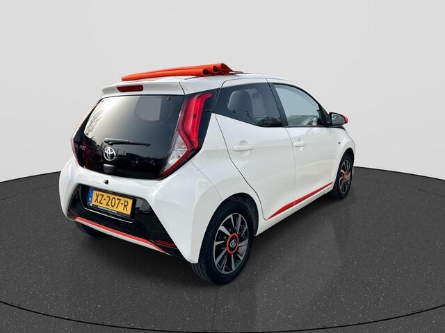 Toyota AYGO 1.0 VVT-i x-otic RIJKLAAR | Cabriodak | Airco | Camera | AppleCarplay-Android Auto