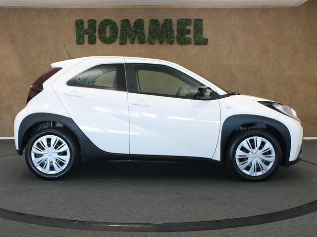 Toyota AYGO X 1.0 VVT-i MT Play - ORIGINEEL NEDERLANDSE AUTO - APPLE CARPLAY/ANDROID AUTO - AIRCO - MULTIMEDIAVOORBEREIDING - CRUISE CONTROL - ACHTERUITRIJCAMERA - LICHTSENSOR -