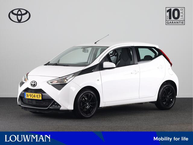 Toyota AYGO 1.0 VVT-i x-play | Navigatie | Airco | Parkeercamera | Apple Carplay / Android Auto |