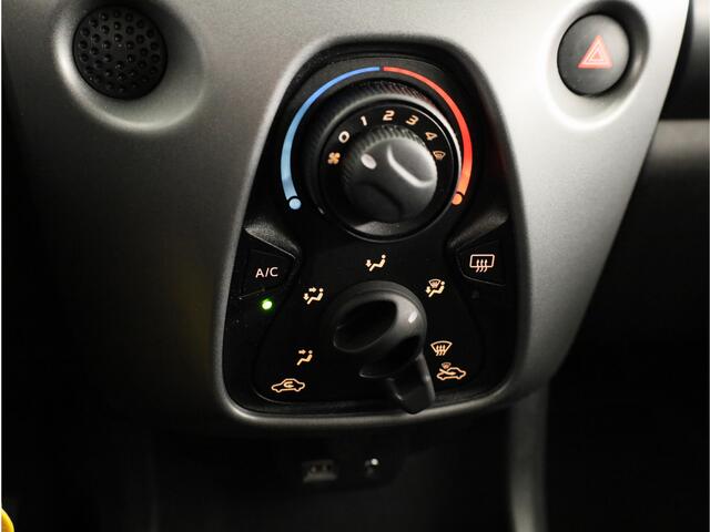 Toyota AYGO 1.0 VVT-i x-play | Navigatie | Airco | Parkeercamera | Apple Carplay / Android Auto |