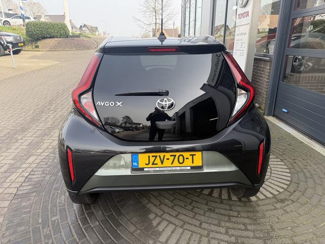Toyota AYGO X 1.0 VVT-i MT first