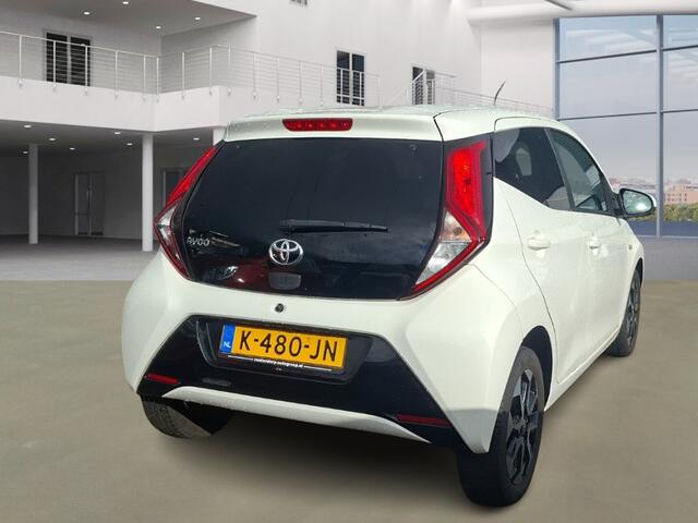 Toyota AYGO 1.0 VVT-i x-Joy AUT! 1e Eig! Camera! Climatronic! 29-12-2020! VERWACHT!
