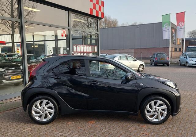 Toyota AYGO X 1.0 VVT-i MT first