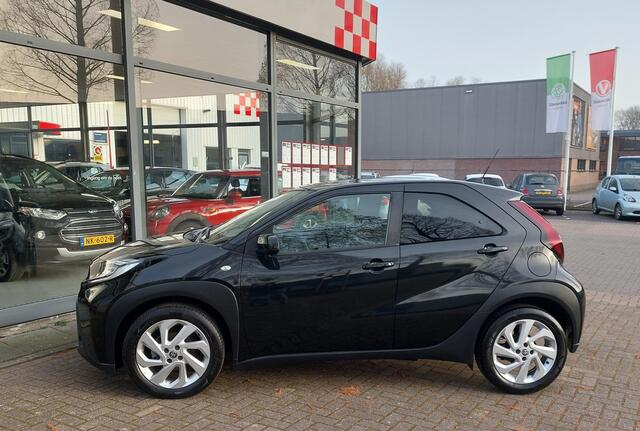 Toyota AYGO X 1.0 VVT-i MT first