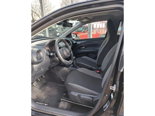 Toyota AYGO X 1.0 VVT-i MT first