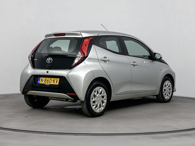 Toyota AYGO 1.0 VVT-i x-play | Airco | Carplay | Parkeercamera |