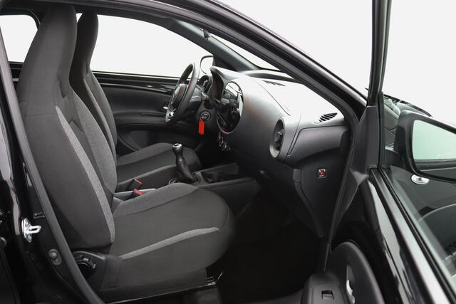Toyota AYGO X 1.0 VVT-i MT Play | Apple Carplay | Android Auto | Adaptieve Cruise control | Toyota Safety Sense |