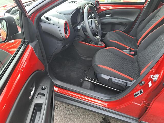 Toyota AYGO X 1.0 VVT-i S-CVT Pulse Automaat | Airco | Parkeercamera |Apple/Android Carplay